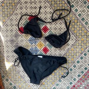 Black string bikini